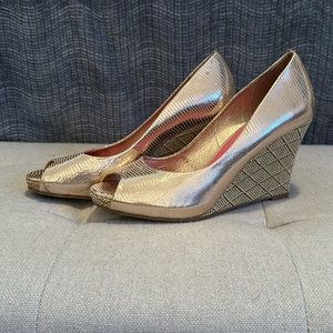 Lilly Pulitzer Gold Wedge Sandals - size 6.5